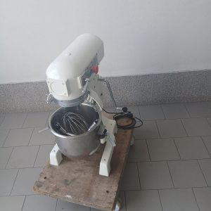 Batedeira 10L Eutron Usada